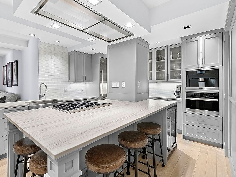 1st image of 106 Central Park S APT 14B