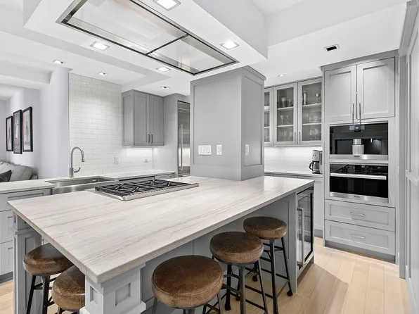 106 Central Park S APT 14B, New York, NY 10019