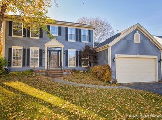 315 Garrison Cir, Barrington, IL 60010