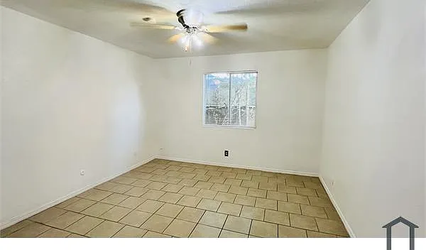 8200 Copper Ave NE #C — Photo 7