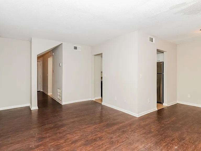 3419 Cobbs Ferry Dr — Photo 4