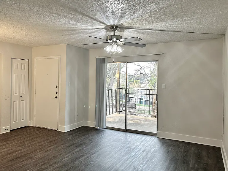 Tramor at Oak Run — Photo 82