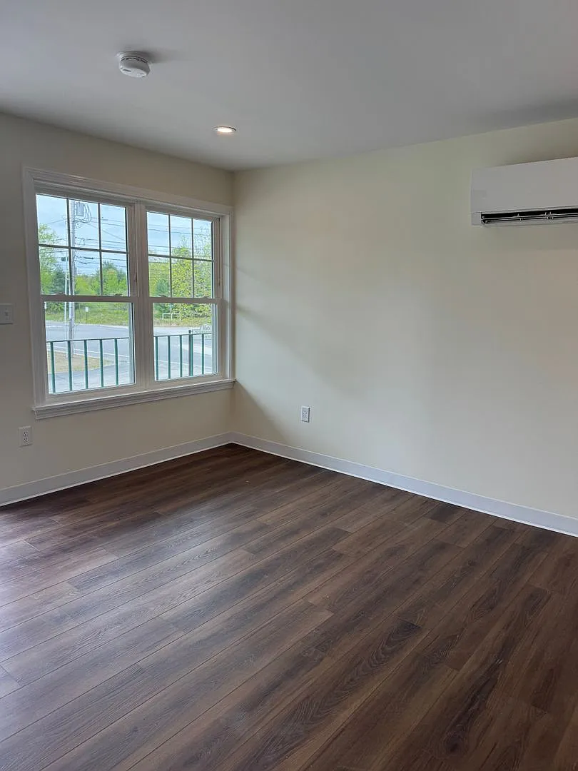 162 Narragansett Street — Photo 3