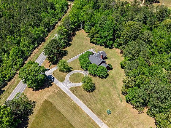 4th image of 105 Baileyshire Ln