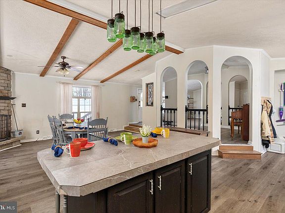 5th image of 1501 S Timber Ridge Rd