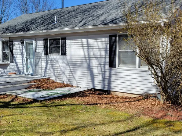 222 Tumbleweed Dr, Effort, PA 18330