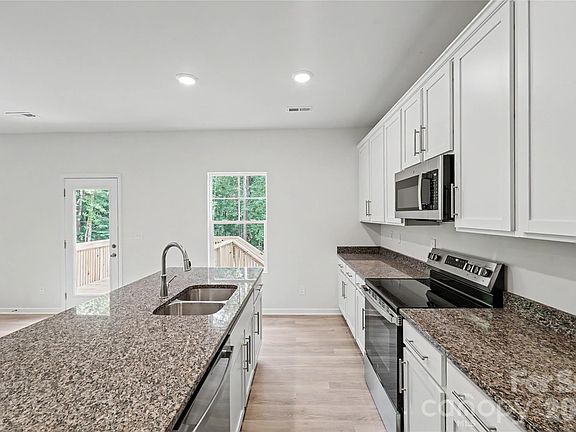 3rd image of 4424 Mountain Creek Rd