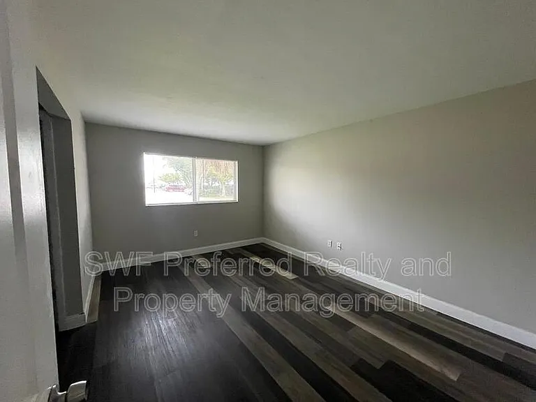 1418 SE 8th Ter #1 — Photo 9