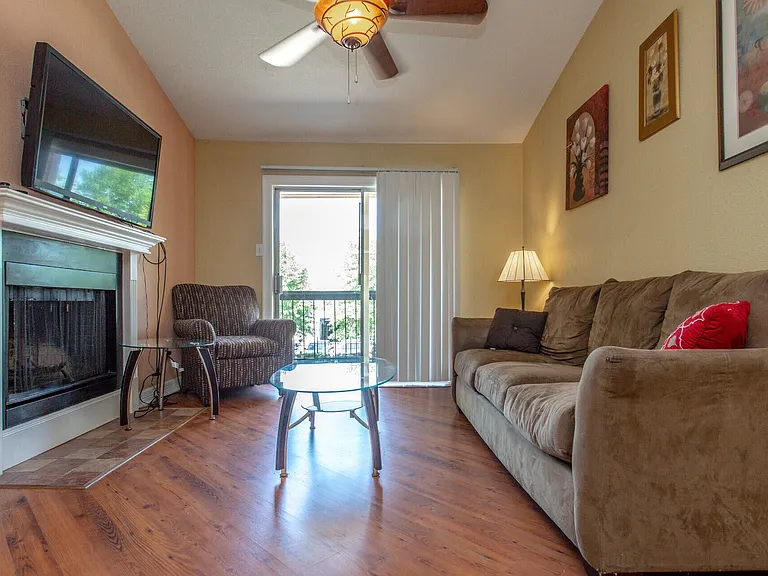 Riverwalk Apartment Homes — Photo 38