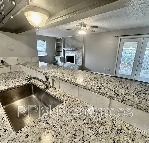 720 Willow Run — Photo 8