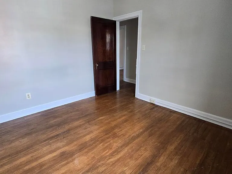 145 E North Ave — Photo 18