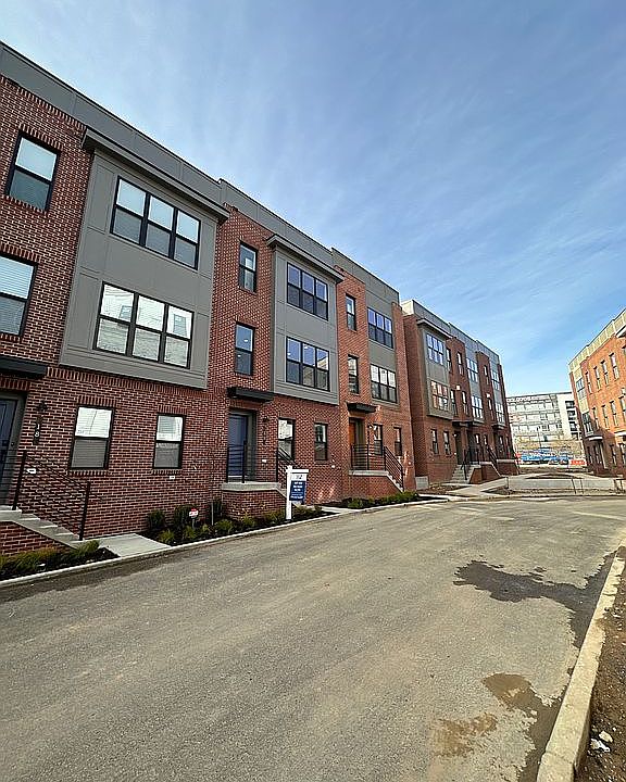 2nd image of 22 Mural Walk NE