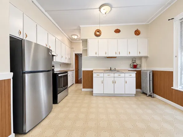 145 Pleasant St, Attleboro, MA