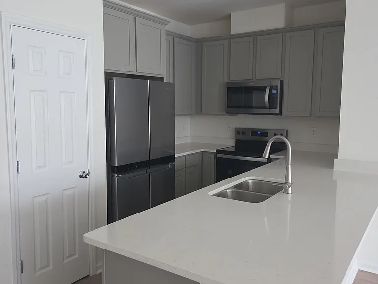 75 Beach Palm Ct — Photo 2