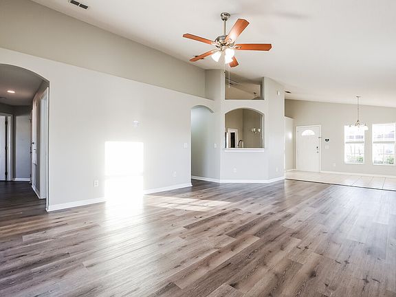 4th image of 2613 Deck Ave