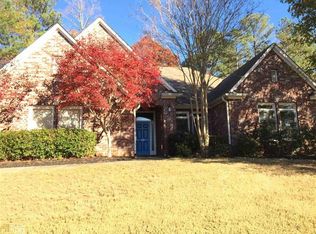 110 Lake Forest Dr, Newnan, GA 30265