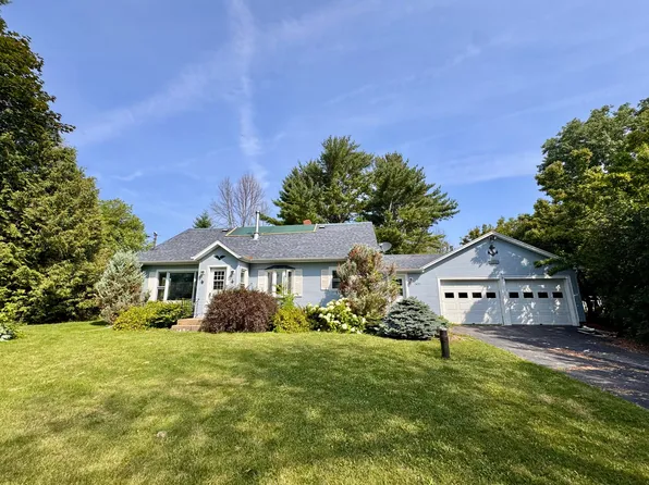 1421 Lake Shore Rd, Chazy, NY 12921