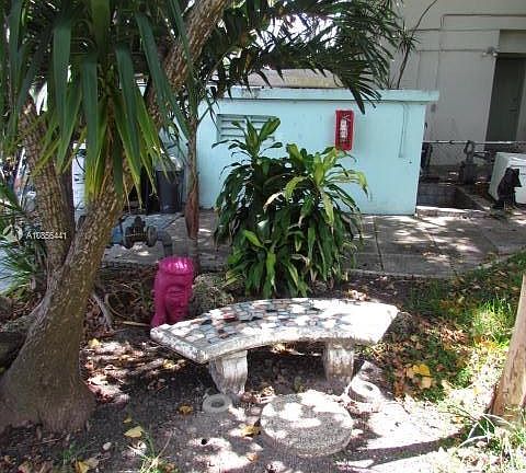 3rd image of 90 Isle Of Venice Dr APT 5