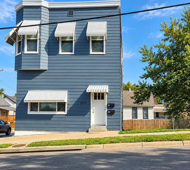 1618 Martha St