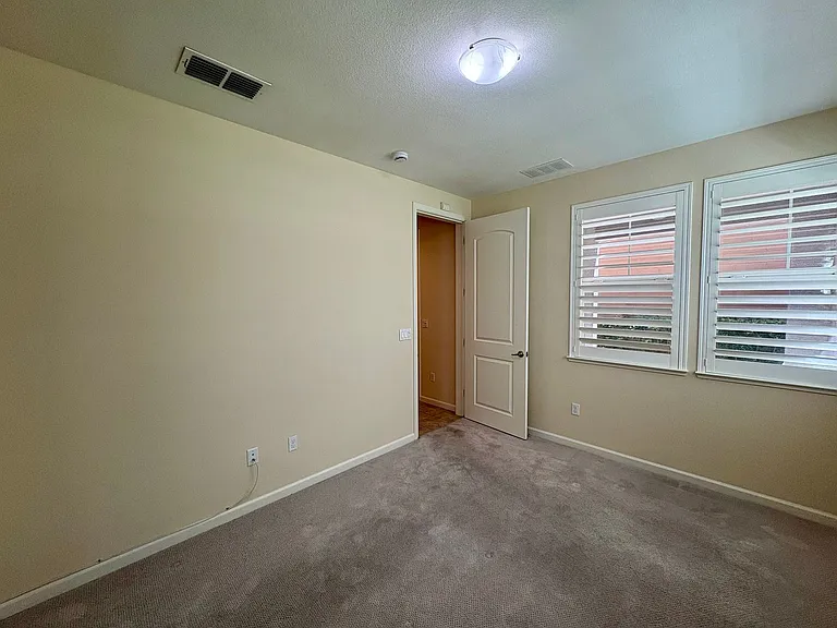 1658 N Pole Pl #1 — Photo 7