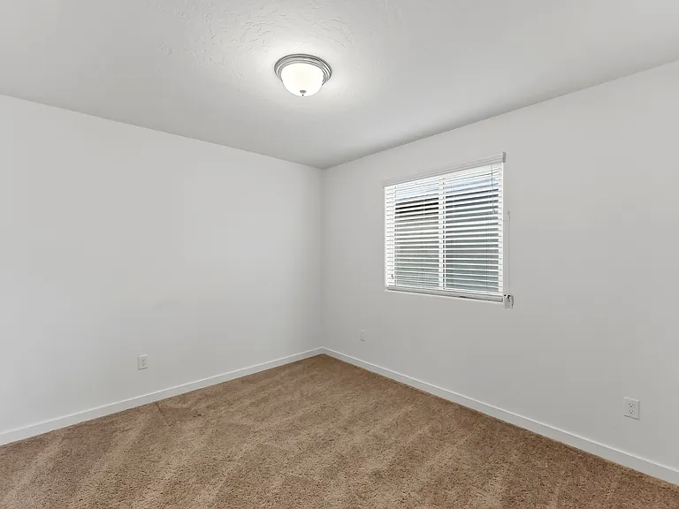 6690 E Adena Ave — Photo 13