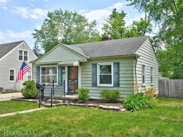 23038 Violet St, Farmington, MI 48336