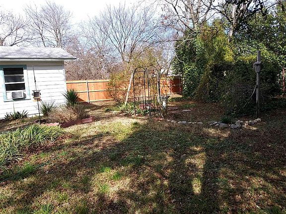 5th image of 207 N Avenue I