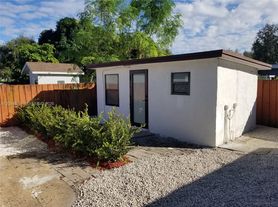 1756 NW 94th St, Miami, FL