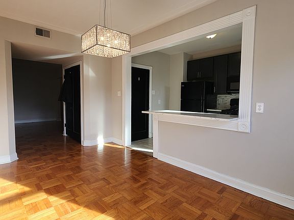 3rd image of 6202 Nottingham Ave #7454d1d26