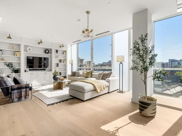 30 Union Park St Unit 403, Boston, MA 02118