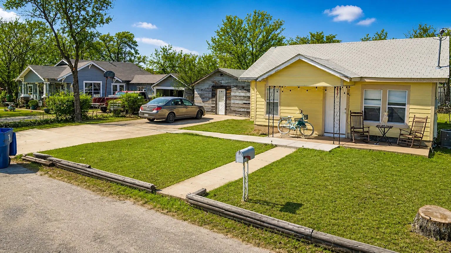 3 bed, 1000 sqft, $1,399 — Photo 1