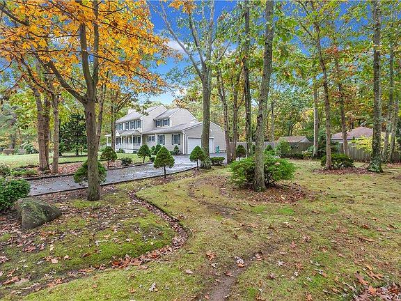 5th image of 16 Manor Hills Dr
