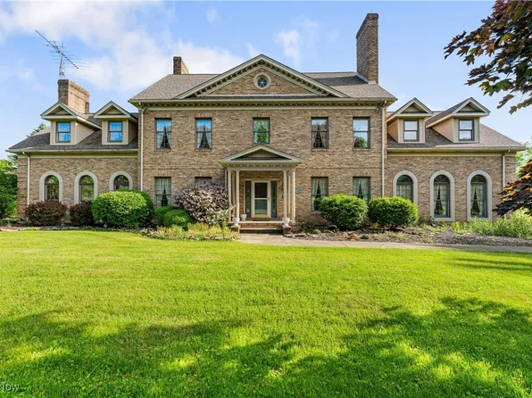 2143 N Orchard Rd NE, Bolivar, OH 44612
