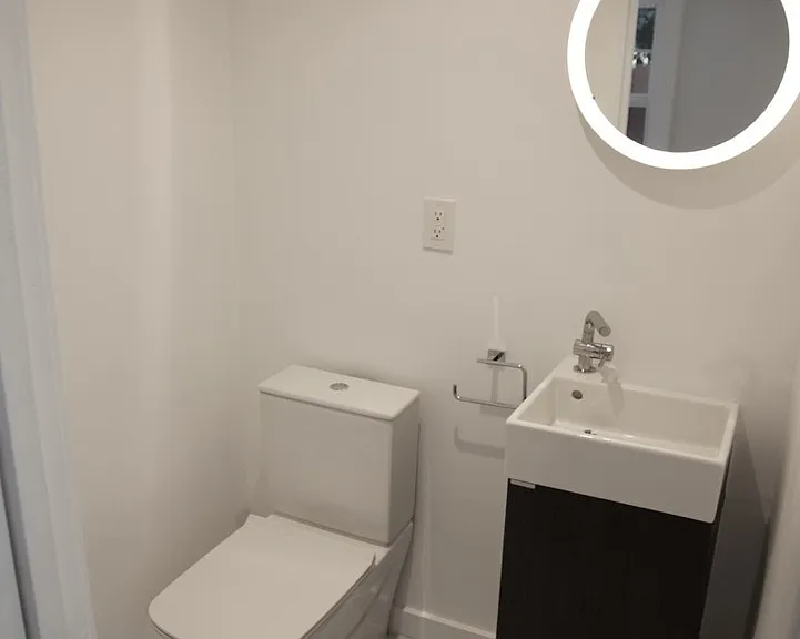 1433 Talmadge St — Photo 10