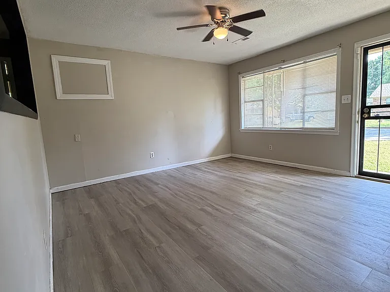 480 Addie B St — Photo 4
