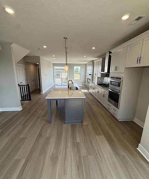 6176 Nicholas Way — Photo 5