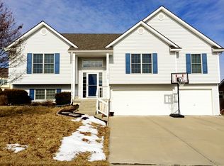 1409 Pleasant Hill Dr, Platte City, MO 64079