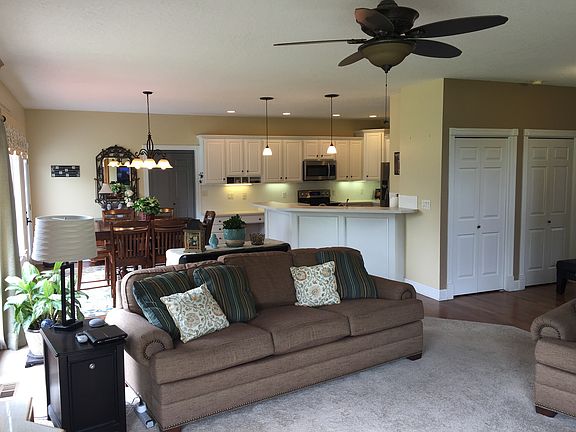 4th image of 775 SE Plumwood Ln