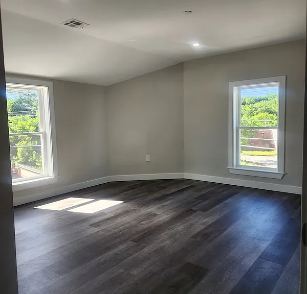 880 Main St #3 — Photo 6