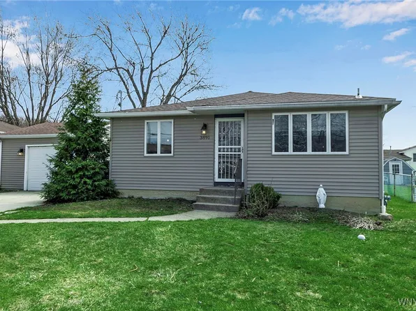 3891 Brian Ct, Hamburg, NY 14075