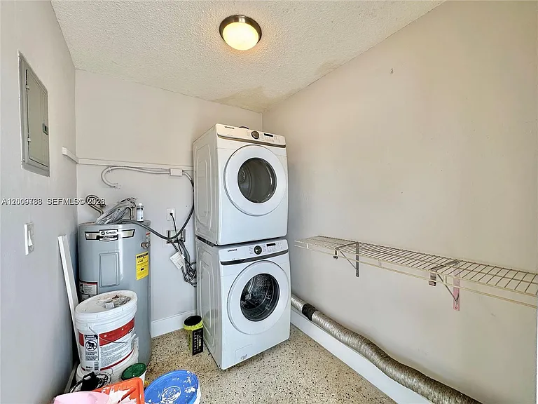 10303 NW 35th Pl — Photo 15