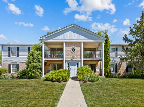 981 Golf Course Rd APT 3, Crystal Lake, IL 60014