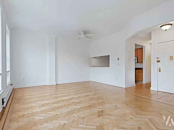 3rd image of 4 Mount Morris Park W APT 4C