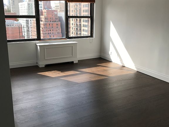 3rd image of 200 E 27th St APT 19A