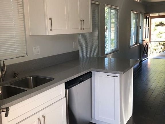 3rd image of 4454 Rosebank Dr