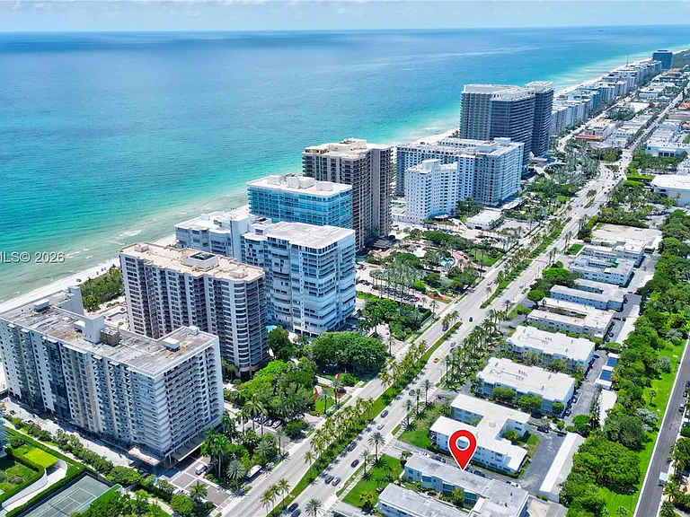 10178 Collins Ave #107 — Photo 38