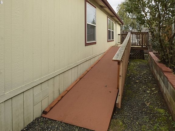 5th image of 10400 NE 72nd Ave