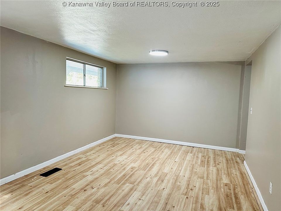 2262 Main Dr, Saint Albans, WV 25177 | Zillow