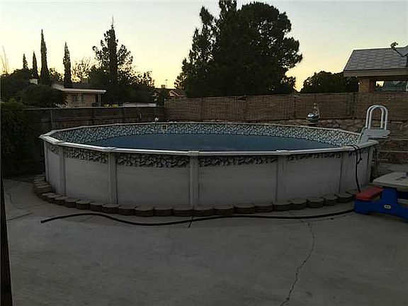 3rd image of 8861 Dulce Cir