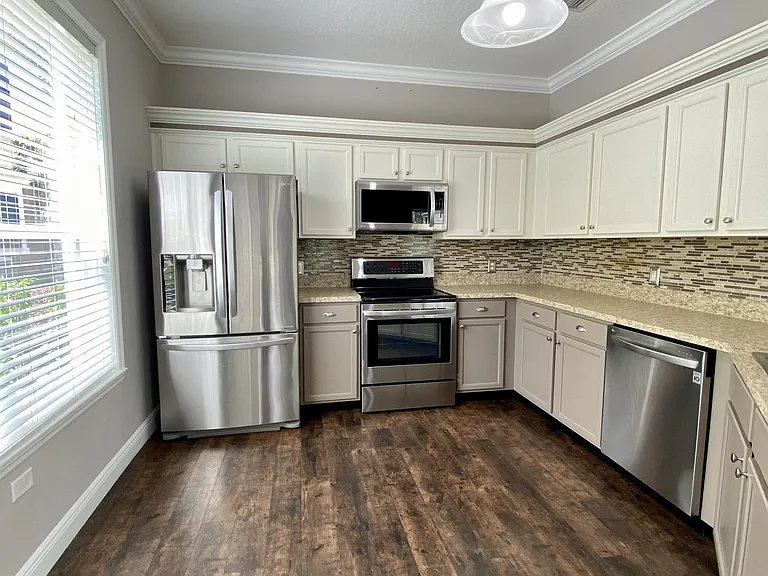 1343 Broken Oak Dr #B — Photo 6